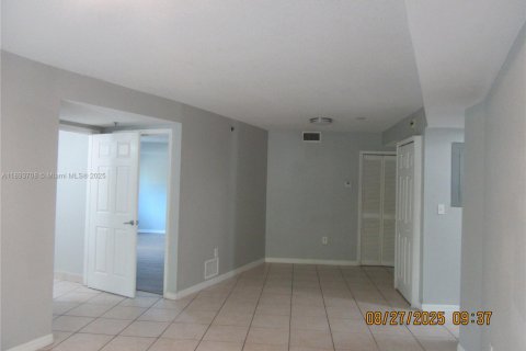 Copropriété à vendre à Miami, Floride: 2 chambres, 84.17 m2 № 1949954 - photo 11