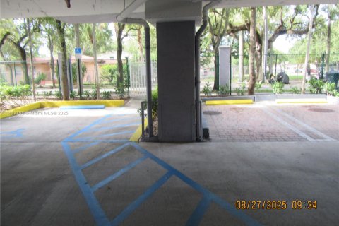 Copropriété à vendre à Miami, Floride: 2 chambres, 84.17 m2 № 1949954 - photo 1