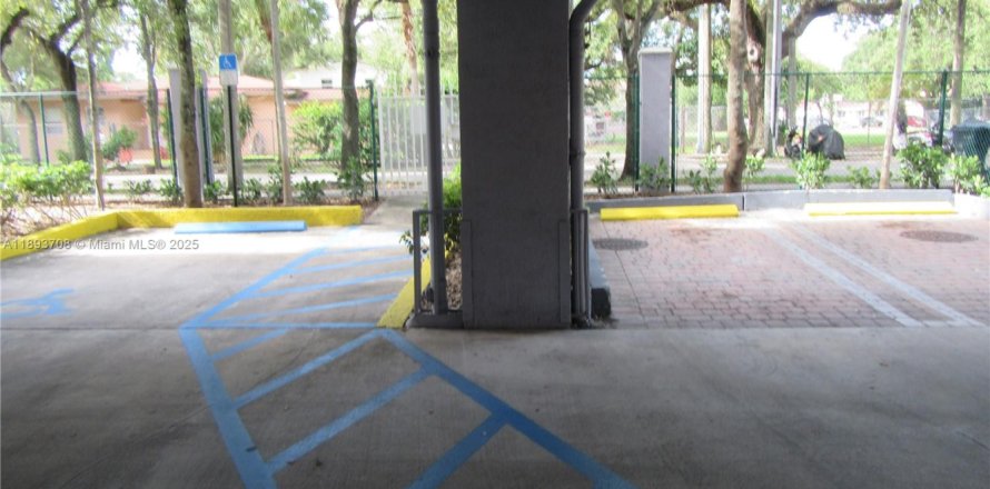 Condo à Miami, Floride, 2 chambres № 1949954