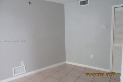 Copropriété à vendre à Miami, Floride: 2 chambres, 84.17 m2 № 1949954 - photo 16