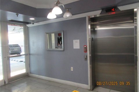 Copropriété à vendre à Miami, Floride: 2 chambres, 84.17 m2 № 1949954 - photo 2