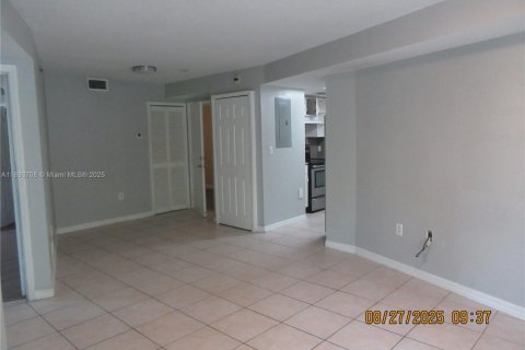 Copropriété à vendre à Miami, Floride: 2 chambres, 84.17 m2 № 1949954 - photo 12