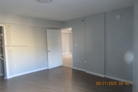 Copropriété à vendre à Miami, Floride: 2 chambres, 84.17 m2 № 1949954 - photo 28