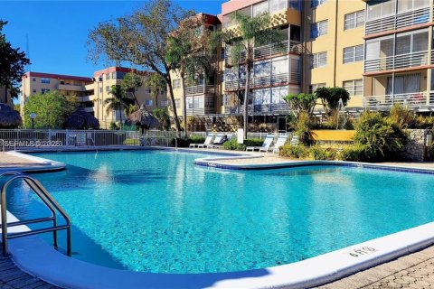 Condominio en Plantation, Florida, 2 dormitorios  № 2023729
