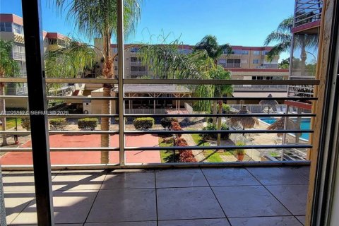 Condominio en venta en Plantation, Florida, 2 dormitorios, 117.06 m2 № 2023729 - foto 16