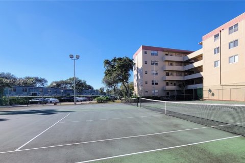 Condominio en venta en Plantation, Florida, 2 dormitorios, 117.06 m2 № 2023729 - foto 18