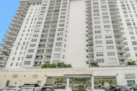 Condominio en venta en Fort Lauderdale, Florida, 2 dormitorios, 106.28 m2 № 1936845 - foto 20