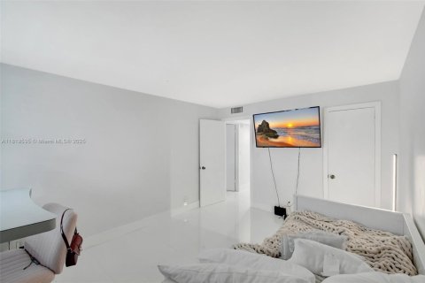 Condominio en venta en Fort Lauderdale, Florida, 2 dormitorios, 106.28 m2 № 1936845 - foto 18