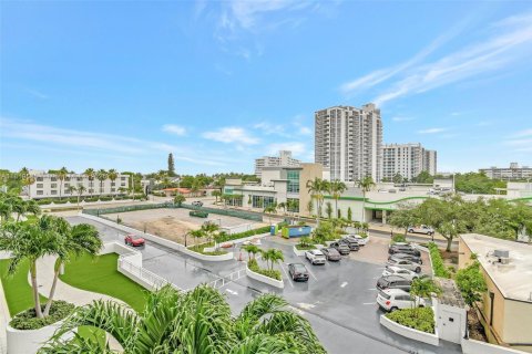 Condominio en venta en Fort Lauderdale, Florida, 2 dormitorios, 106.28 m2 № 1936845 - foto 23
