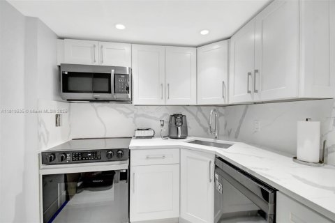 Condominio en venta en Fort Lauderdale, Florida, 2 dormitorios, 106.28 m2 № 1936845 - foto 2
