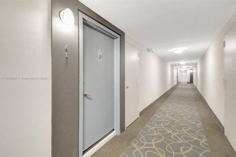 Condominio en venta en Fort Lauderdale, Florida, 2 dormitorios, 106.28 m2 № 1936845 - foto 21