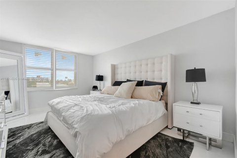 Condominio en venta en Fort Lauderdale, Florida, 2 dormitorios, 106.28 m2 № 1936845 - foto 15