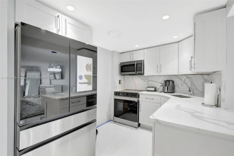 Condominio en venta en Fort Lauderdale, Florida, 2 dormitorios, 106.28 m2 № 1936845 - foto 1