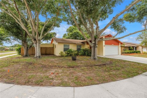 Villa ou maison à vendre à Largo, Floride: 3 chambres, 186.55 m2 № 2232223 - photo 2