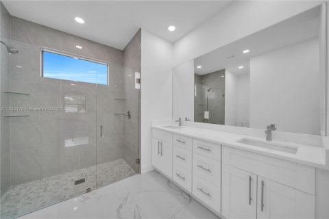 House in Lehigh Acres, Florida 4 bedrooms, 177.63 sq.m. № 1960670 - photo 22