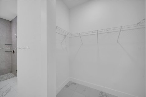 House in Lehigh Acres, Florida 4 bedrooms, 177.63 sq.m. № 1960670 - photo 24