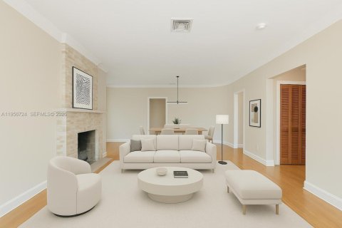 House in Surfside, Florida 3 bedrooms № 2010625 - photo 3