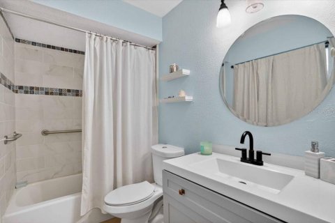 House in Port Charlotte, Florida 2 bedrooms, 103.59 sq.m. № 2221845 - photo 24