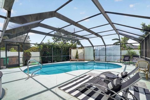 House in Port Charlotte, Florida 2 bedrooms, 103.59 sq.m. № 2221845 - photo 27