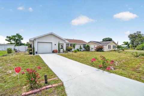 Villa ou maison à Port Charlotte, Floride 2 chambres, 103.59 m2 № 2221845