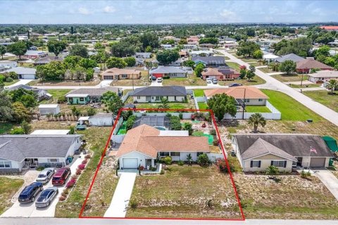 House in Port Charlotte, Florida 2 bedrooms, 103.59 sq.m. № 2221845 - photo 30