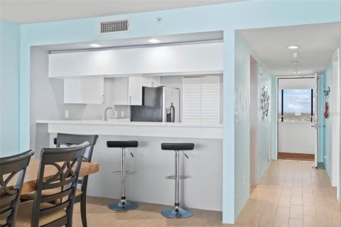Condo in Daytona Beach Shores, Florida, 2 bedrooms  № 2236218 - photo 9