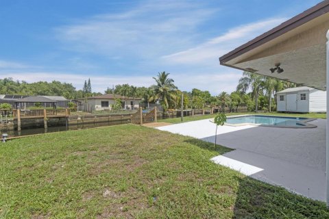 House in Oakland Park, Florida 2 bedrooms, 120.77 sq.m. № 2394633 - photo 29