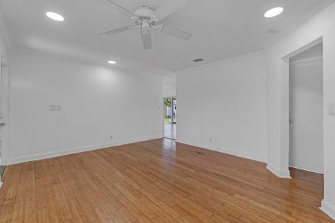 House in Oakland Park, Florida 2 bedrooms, 120.77 sq.m. № 2394633 - photo 23