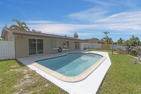House in Oakland Park, Florida 2 bedrooms, 120.77 sq.m. № 2394633 - photo 30