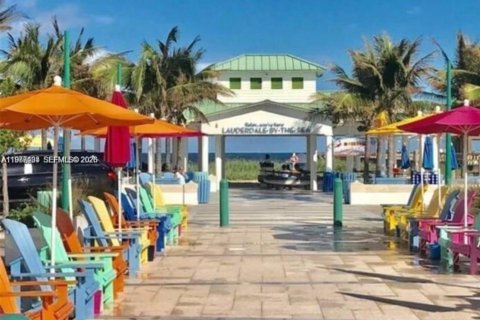 Condo in Lauderdale-by-the-Sea, Florida, 2 bedrooms  № 2169339 - photo 7