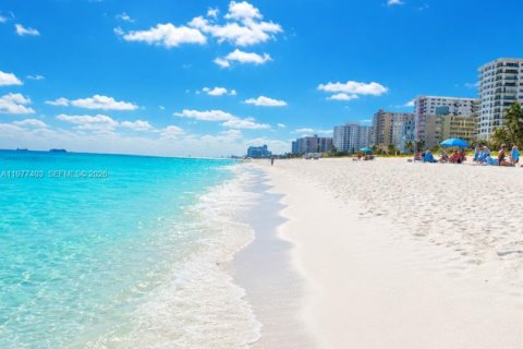 Condo in Lauderdale-by-the-Sea, Florida, 2 bedrooms № 2169339