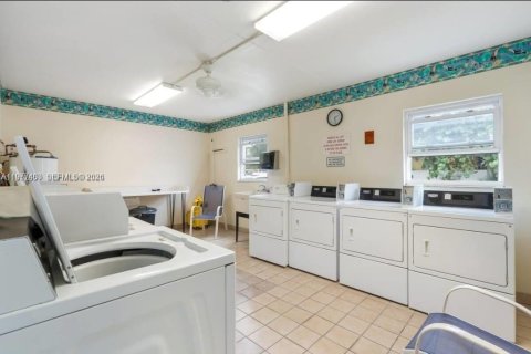 Condo in Lauderdale-by-the-Sea, Florida, 2 bedrooms  № 2169339 - photo 26