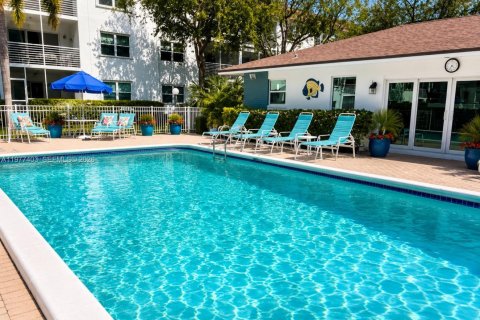 Condo in Lauderdale-by-the-Sea, Florida, 2 bedrooms  № 2169339 - photo 9