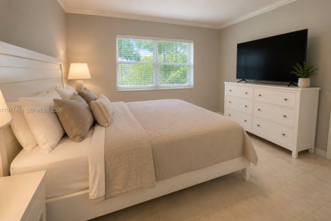 Condo in Lauderdale-by-the-Sea, Florida, 2 bedrooms  № 2169339 - photo 23