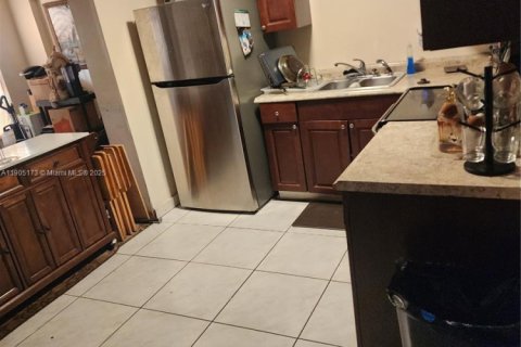 Casa en venta en Miramar, Florida, 4 dormitorios № 1956590 - foto 16