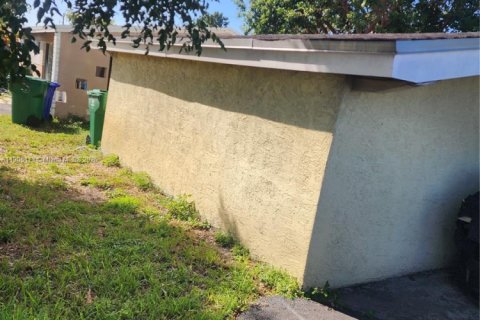 Casa en venta en Miramar, Florida, 4 dormitorios № 1956590 - foto 3