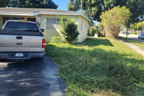 Casa en venta en Miramar, Florida, 4 dormitorios № 1956590 - foto 7
