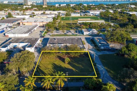 Immobilier commercial à Miami, Floride № 2080894