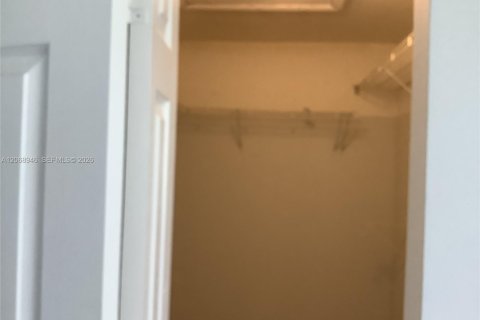 Touwnhouse à louer à Miami, Floride: 5 chambres, 158.68 m2 № 2292963 - photo 20