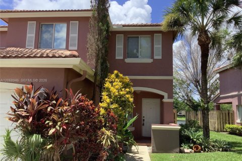 Touwnhouse à Miami, Floride 5 chambres, 158.68 m2 № 2292963