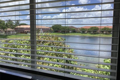Touwnhouse à louer à Miami, Floride: 5 chambres, 158.68 m2 № 2292963 - photo 21