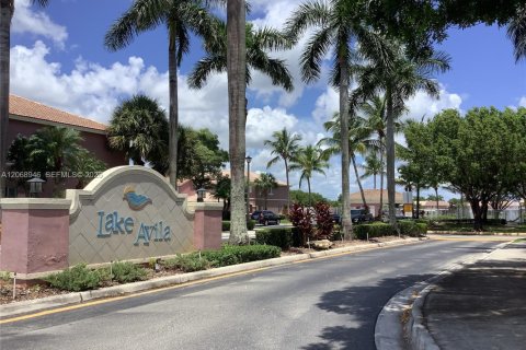 Touwnhouse à louer à Miami, Floride: 5 chambres, 158.68 m2 № 2292963 - photo 13