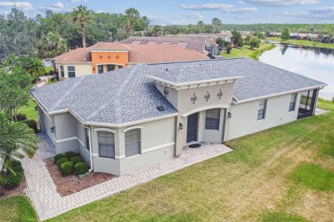 House in Poinciana, Florida 2 bedrooms, 138.89 sq.m. № 2353449