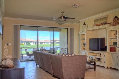 House in Bradenton, Florida 4 bedrooms, 212.47 sq.m. № 1615549 - photo 8