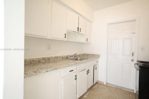 Appartement à louer à Miami Beach, Floride: 1 chambre № 2084295 - photo 1