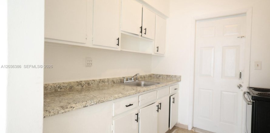 Appartement à Miami Beach, Floride 1 chambre № 2084295
