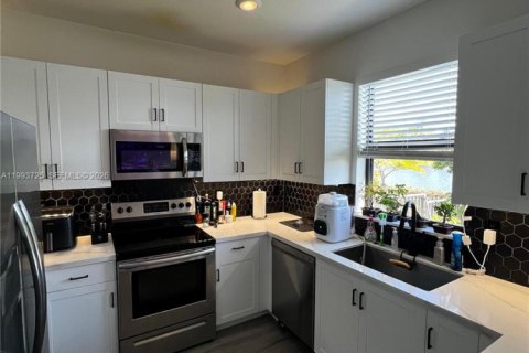 Adosado en alquiler en Davie, Florida, 2 dormitorios, 149.57 m2 № 2055486 - foto 6