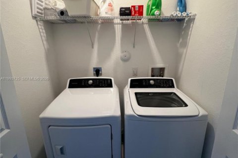 Adosado en alquiler en Davie, Florida, 2 dormitorios, 149.57 m2 № 2055486 - foto 17