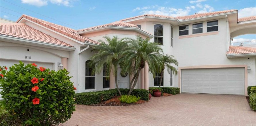 House in Cape Canaveral, Florida 3 bedrooms, 250.93 sq.m. № 1775673