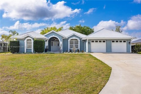 House in LaBelle, Florida 3 bedrooms, 276.66 sq.m. № 1695535 - photo 3